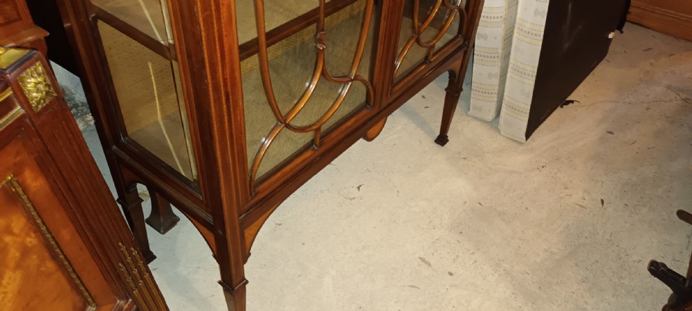 Good quality Edwardian inlaid mahogany display cabinet.  View VIII