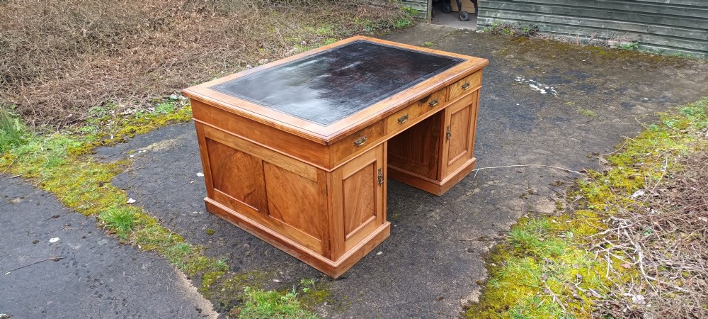 Good late Victorian walnut pedestal partners desk. View XI