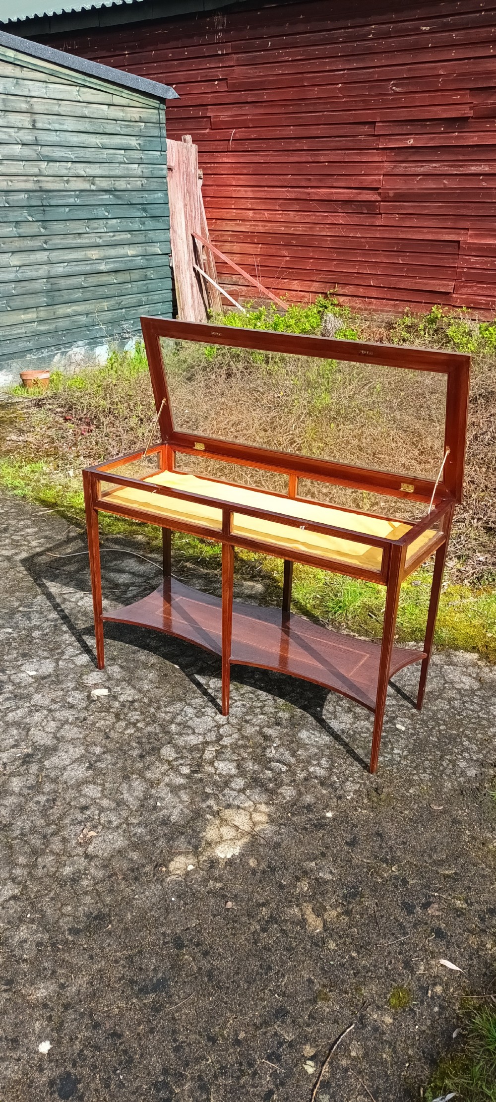 Unusual double inlaid mahogany bijouterie display table. View VII