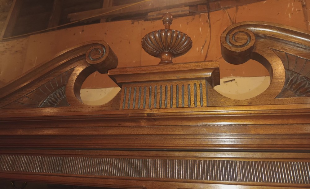 Good quality Late Victorian walnut wardrobe.  View III