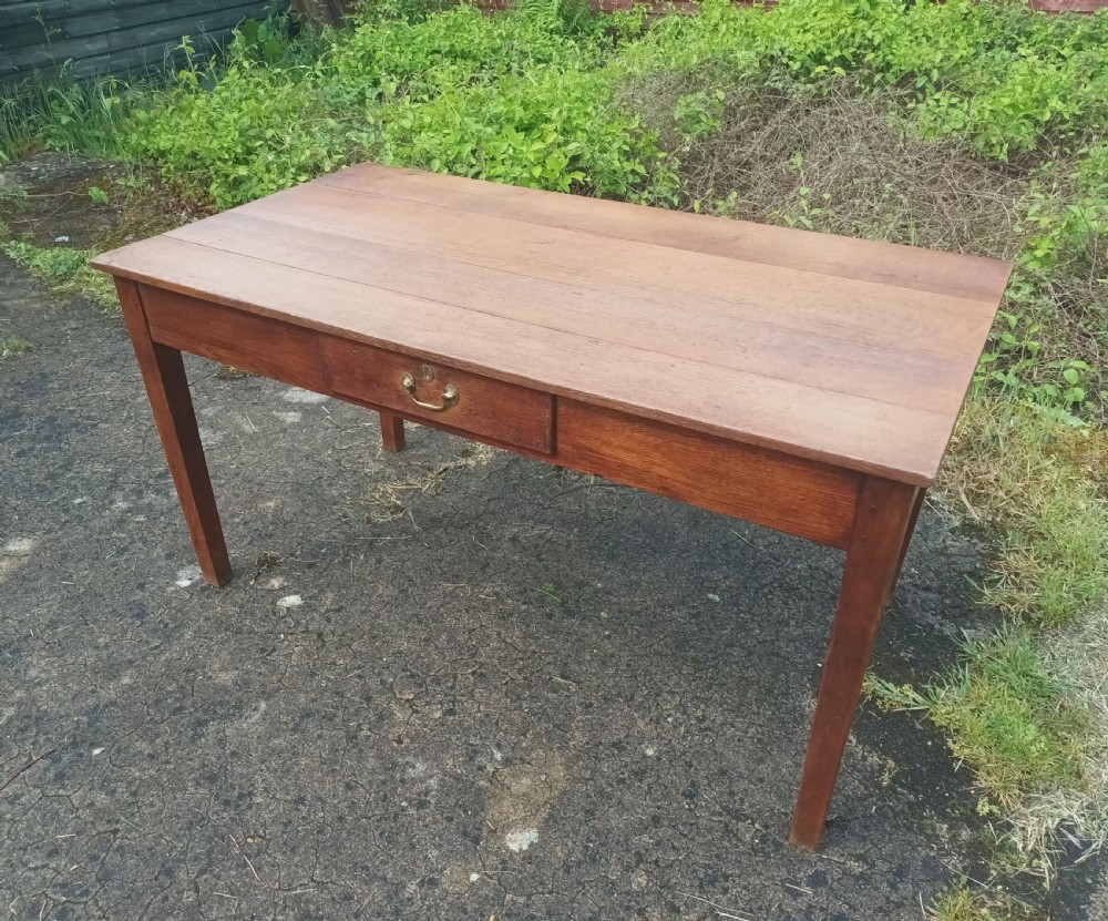Good solid oak Farmhouse kitchen table.