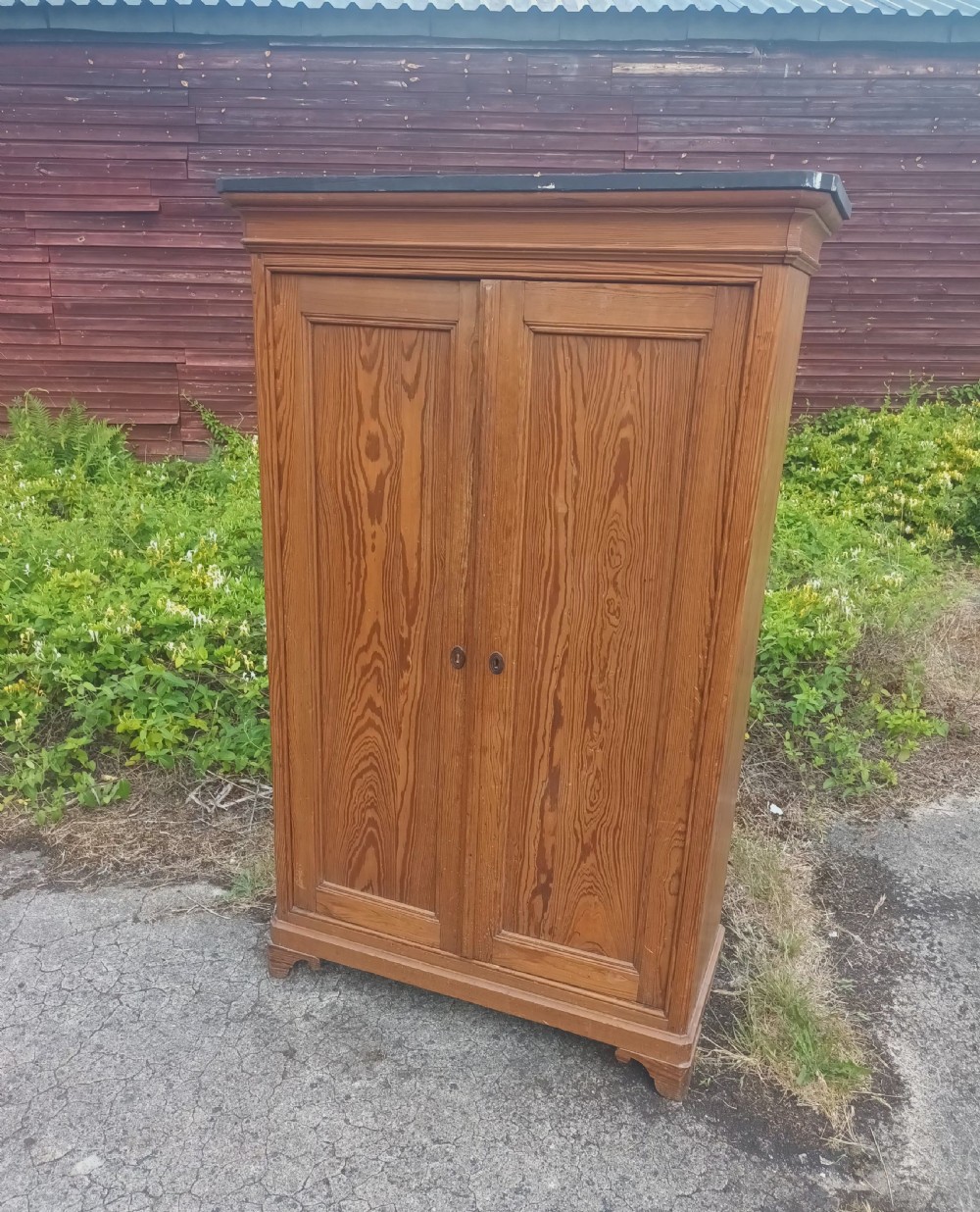 Useful late 19th century pine 2 door fitted cupboard.  View III