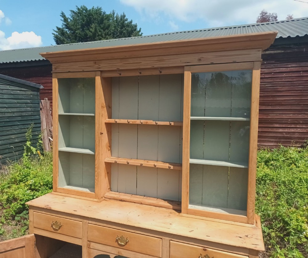 Mid Victorian pine farmhouse kitchen dresser.  View III
