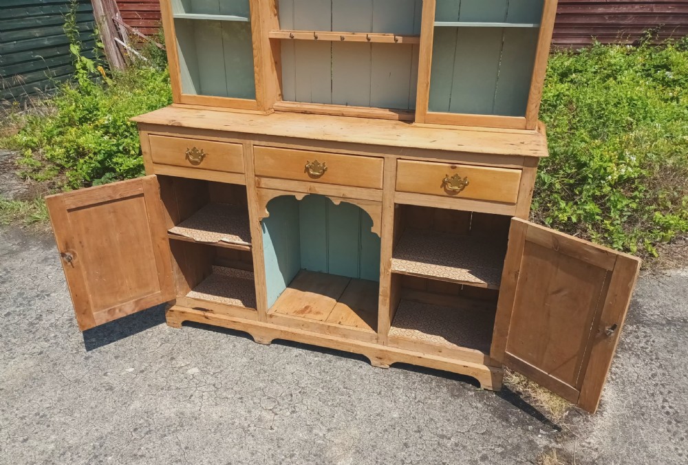 Mid Victorian pine farmhouse kitchen dresser.  View IV