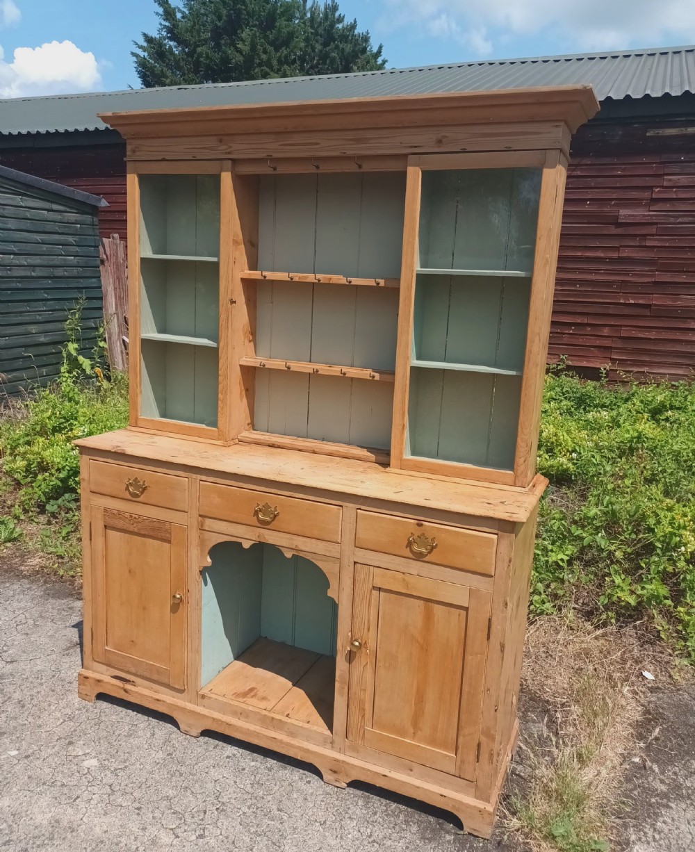 Mid Victorian pine farmhouse kitchen dresser.  View VI
