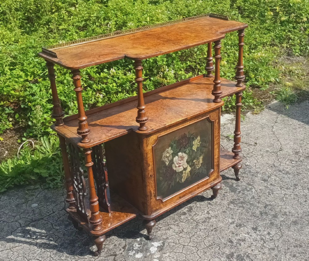 Victorian walnut side cabinet 