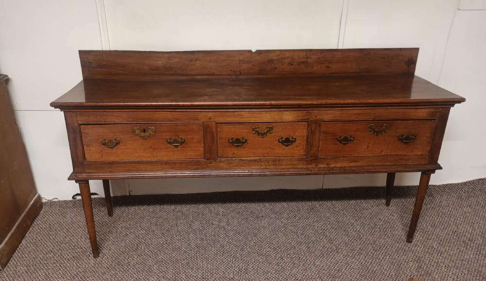 Early 19th century 3 drawer dresser. View III