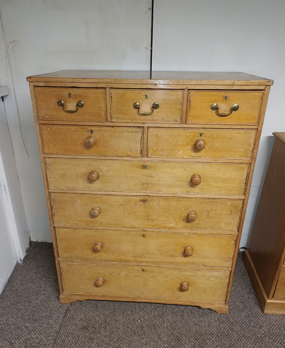 Large Late Georgian pine Housekeepers chest of drawers.  View III