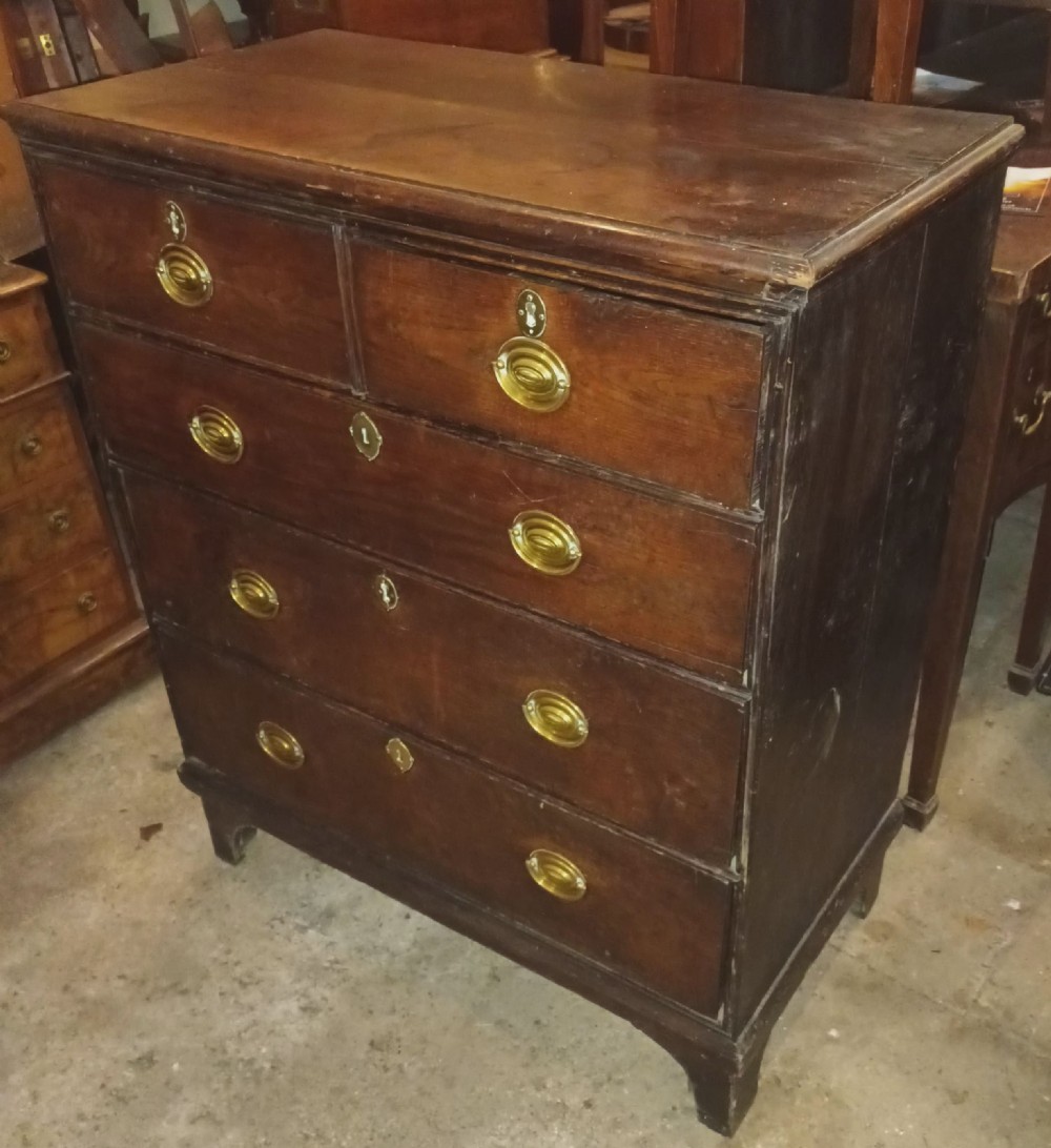 Georgian oak chest of drawers. View VIII