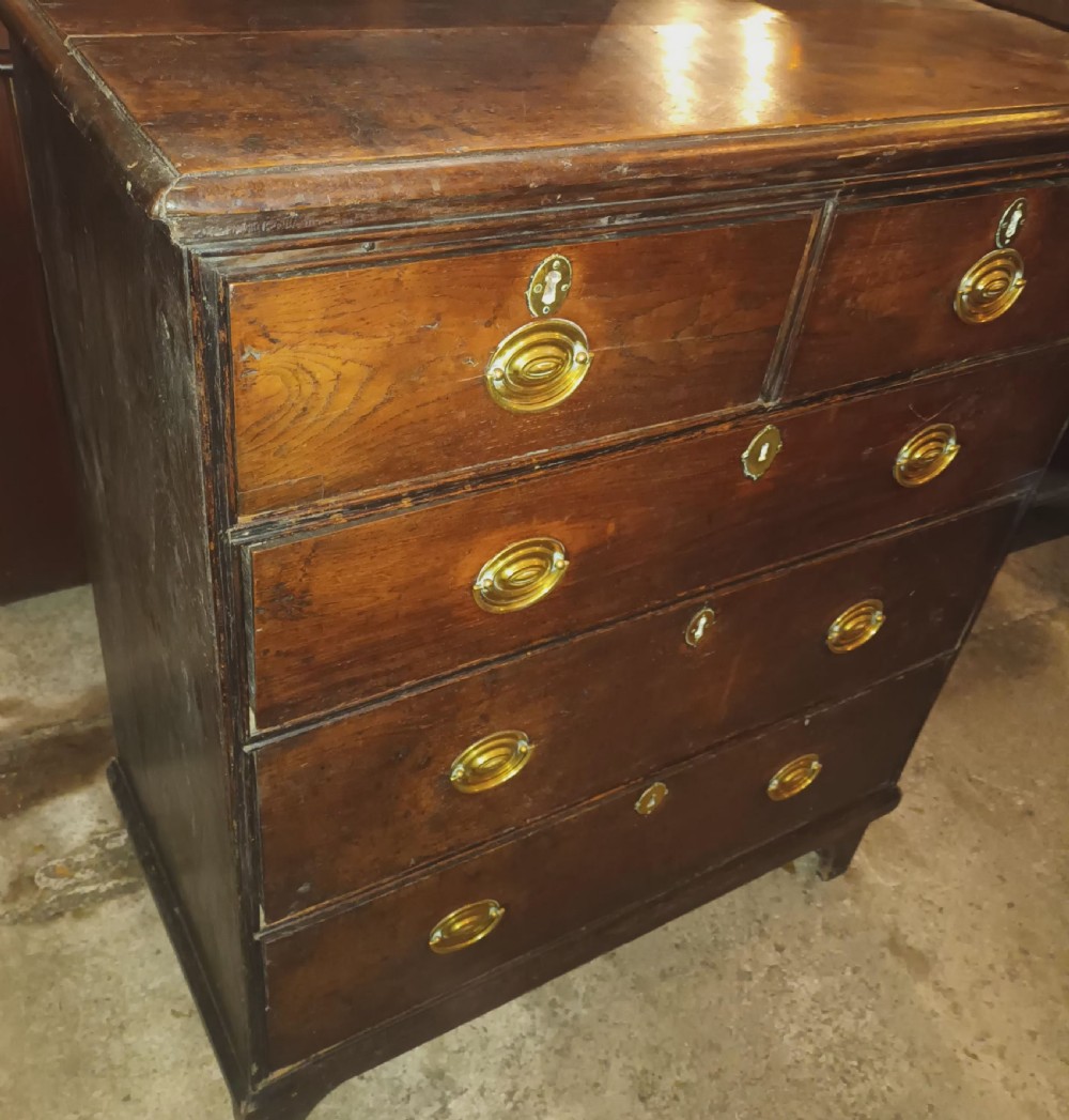 Georgian oak chest of drawers. View XI