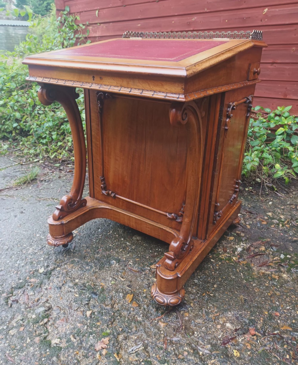 Mid Victorian walnut Davenport  View VI