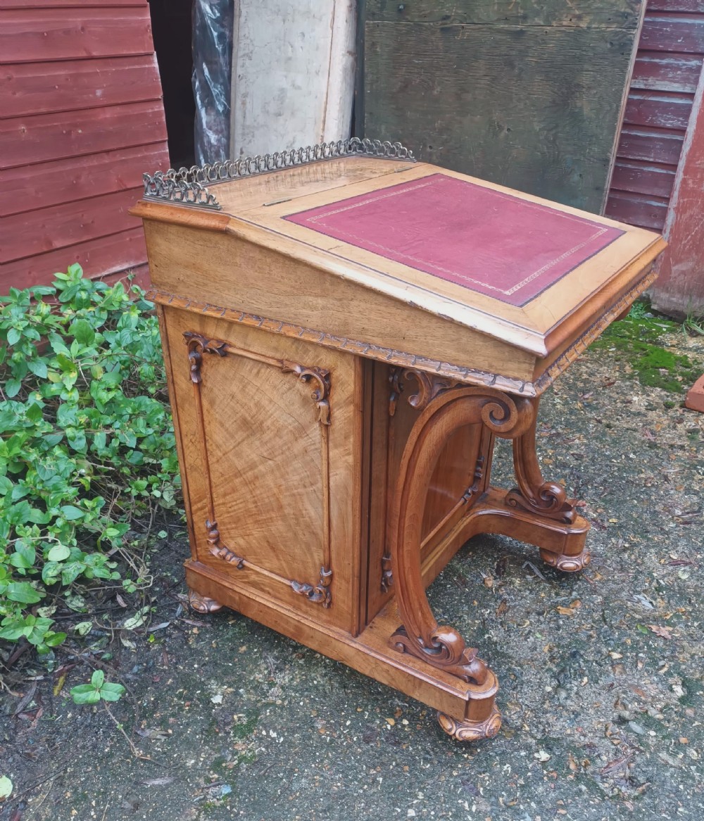 Mid Victorian walnut Davenport  View VII