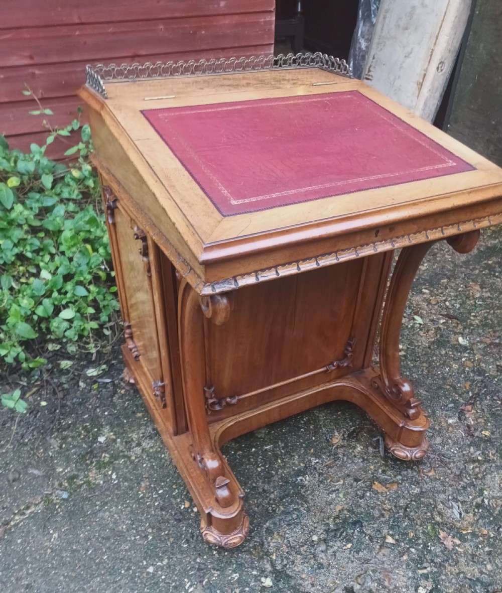 Mid Victorian walnut Davenport  View VIII