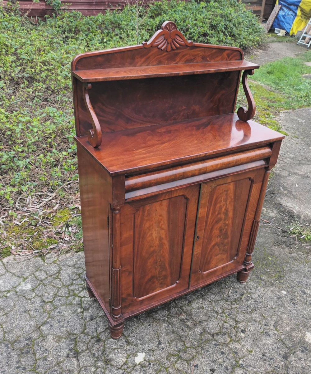 Compact early Victorian mahogany 2 door side cabinet. 