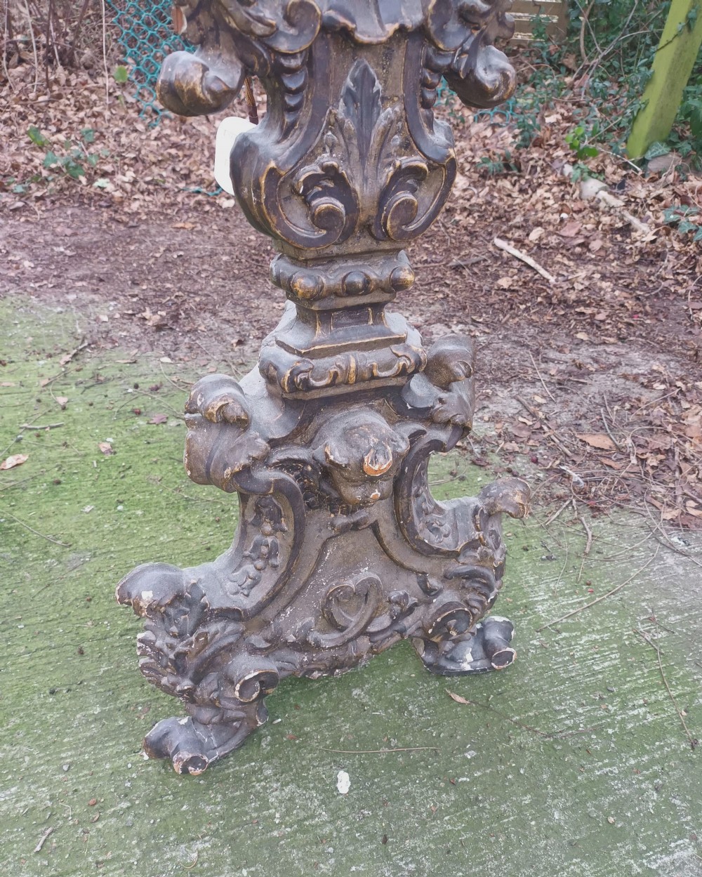 Carved gilt wood corner lamp standard - with corner shade. View IX