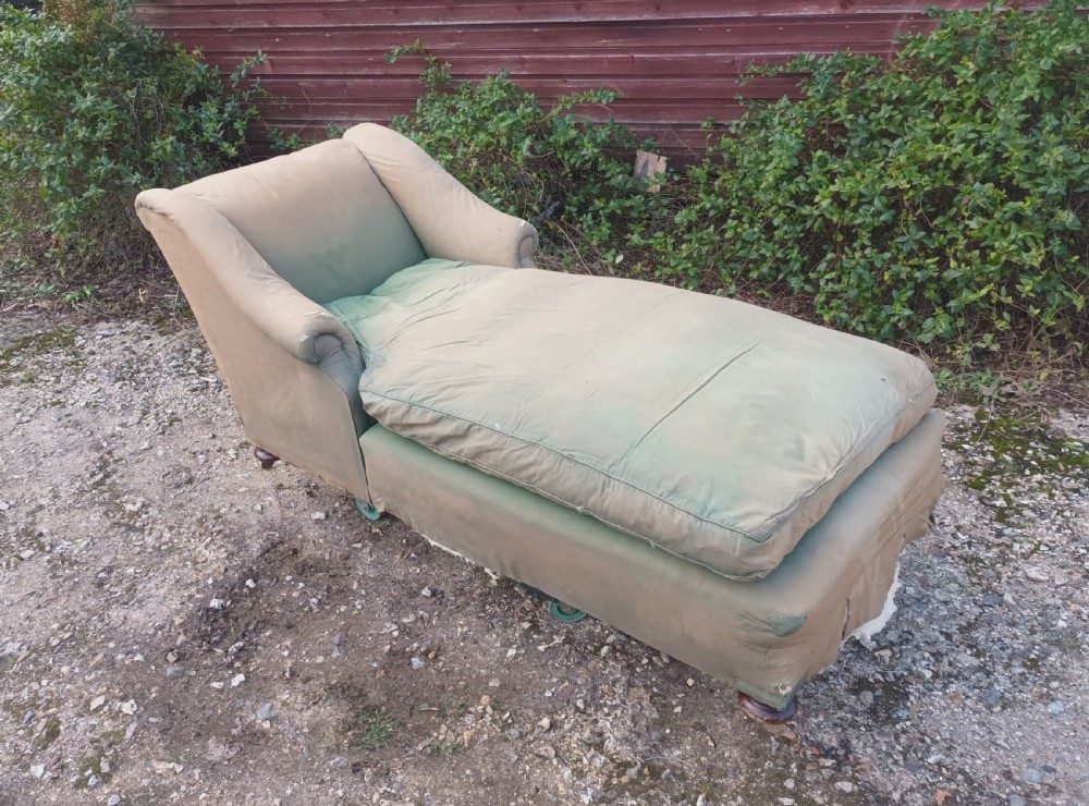 Large Country house upholstered daybed. View VI