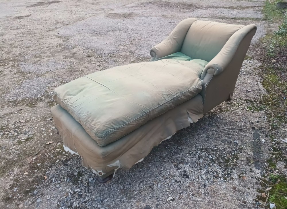 Large Country house upholstered daybed. View VIII