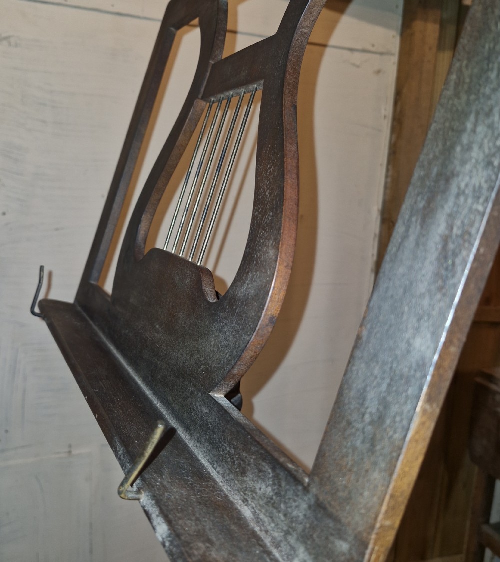 Adjustable music stand. View XI