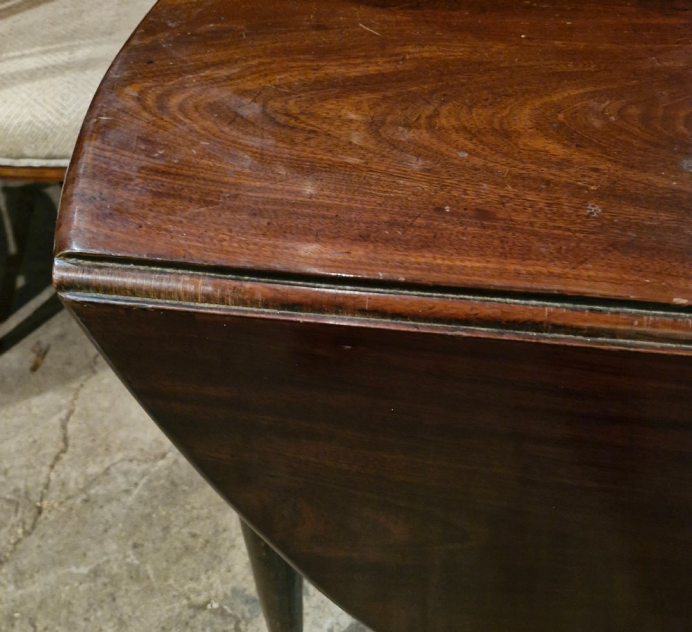 Large Georgian 8 seater mahogany gate leg dining table View II