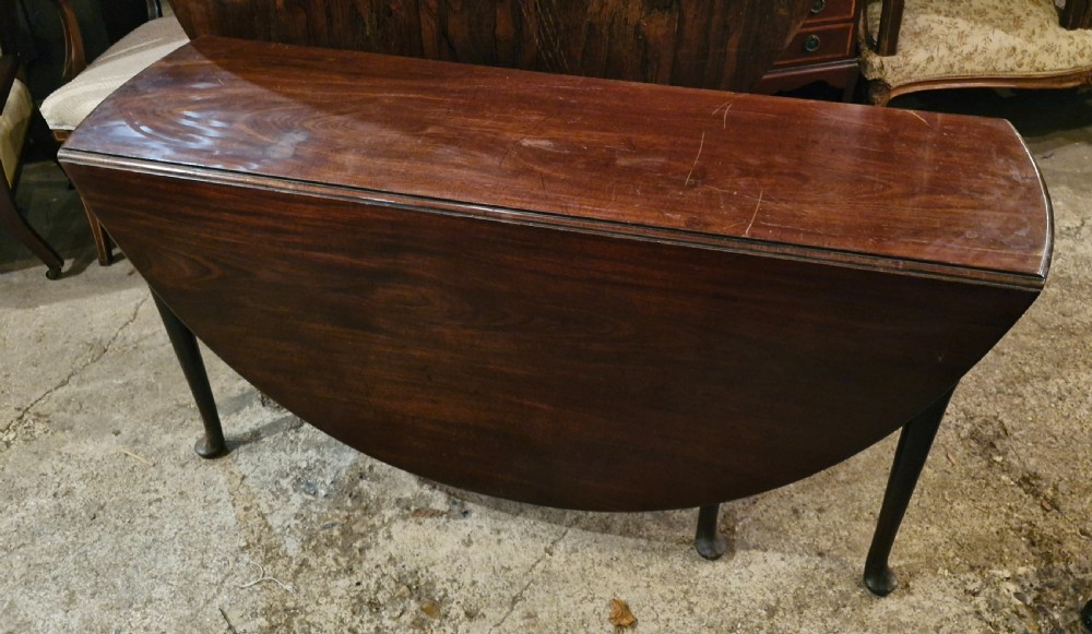Large Georgian 8 seater mahogany gate leg dining table View V