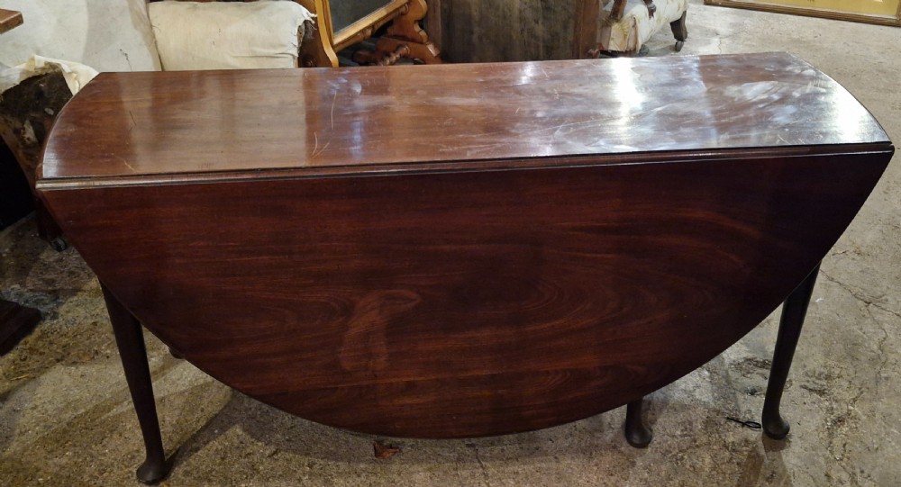 Large Georgian 8 seater mahogany gate leg dining table View VI