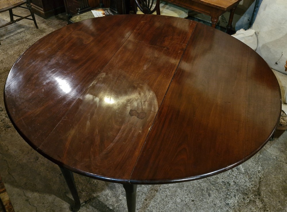 Large Georgian 8 seater mahogany gate leg dining table View X