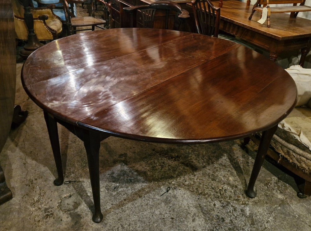 Large Georgian 8 seater mahogany gate leg dining table View XIII