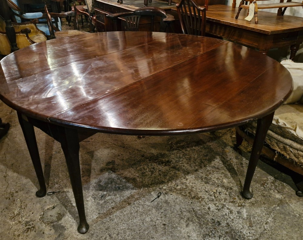 Large Georgian 8 seater mahogany gate leg dining table View XIV