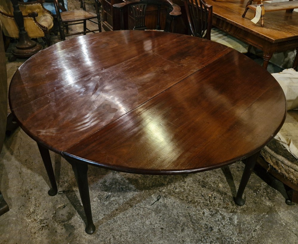 Large Georgian 8 seater mahogany gate leg dining table View XV