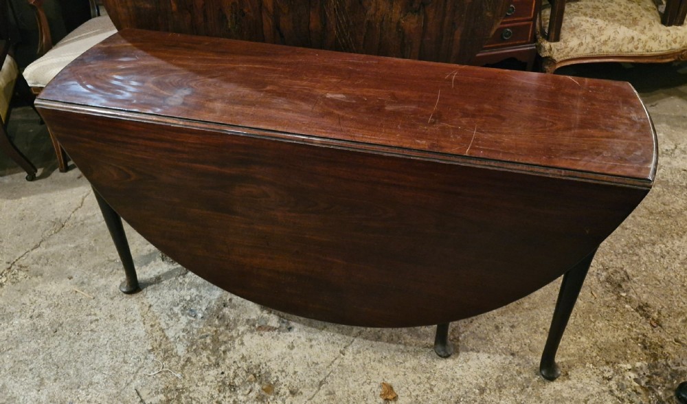 Large Georgian 8 seater mahogany gate leg dining table View XIX