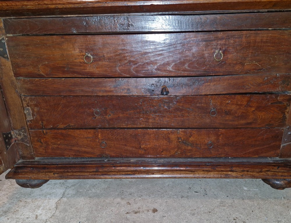 17th century chest of drawers. View XXI