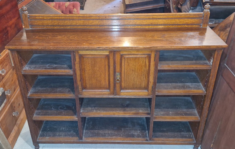 Neat late Victorian Gillows of Lancaster oak bookcase  View VI