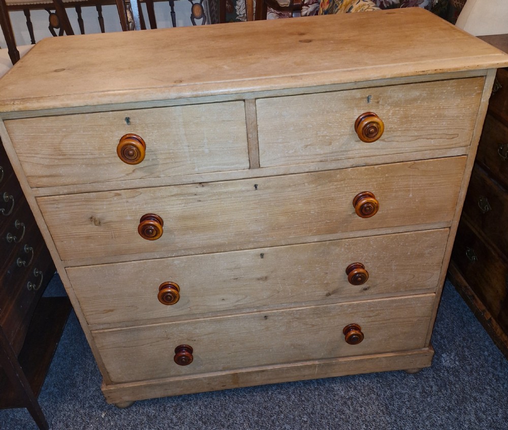 Good Victorian pine chest of drawers.  View IV