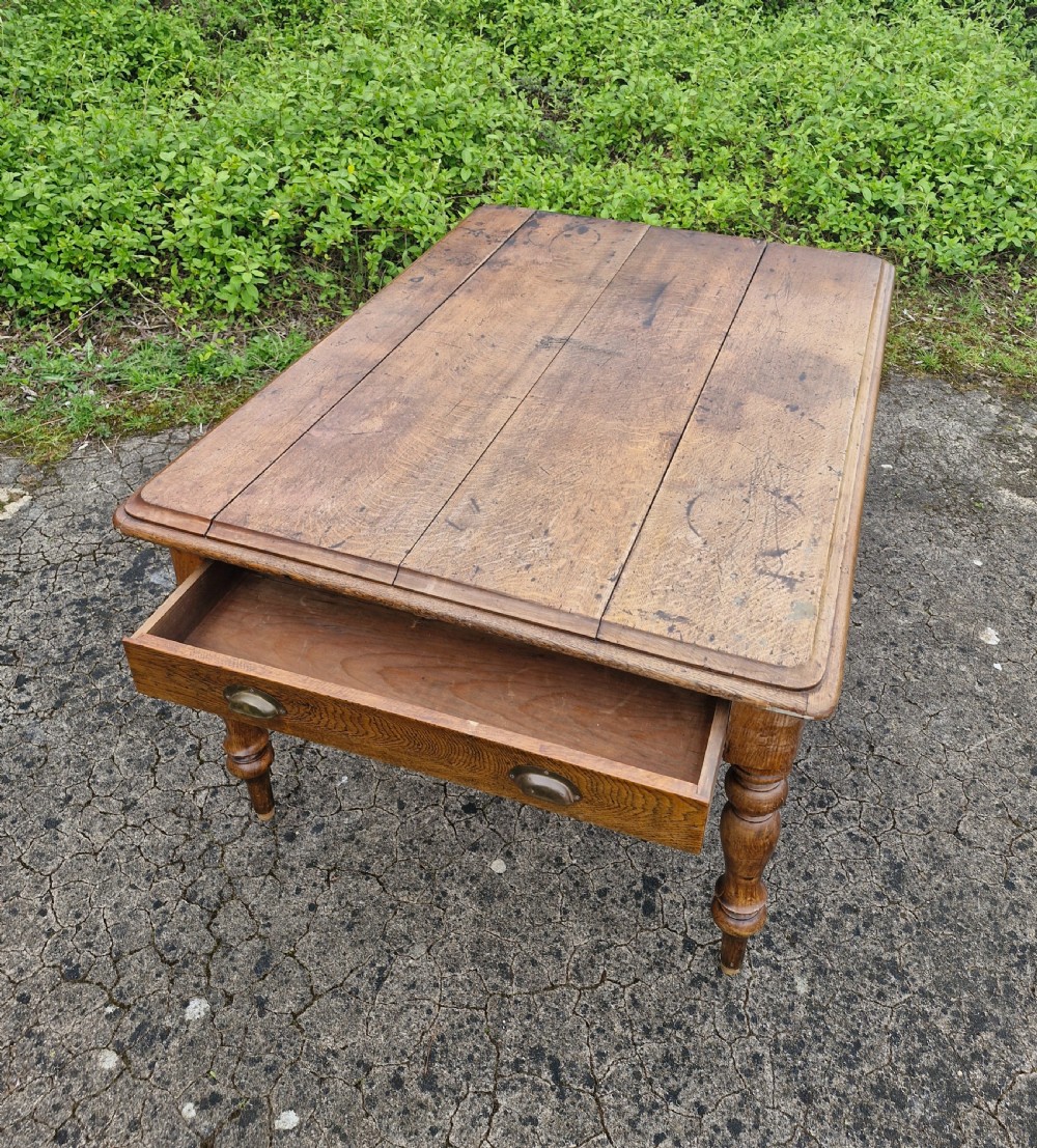 Late Victorian oak kitchen dining table. View VIII