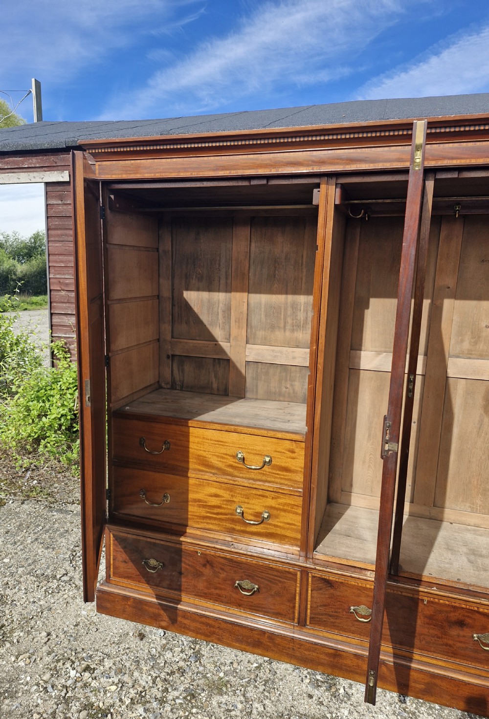 Good quality Edwardian inlaid mahogany wardrobe.  View VIII