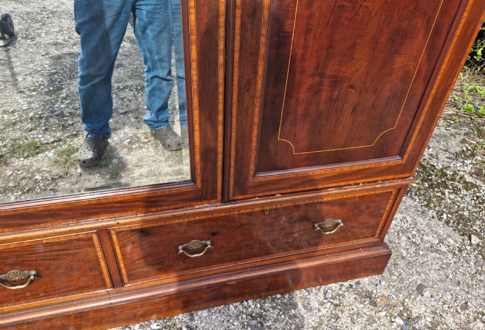 Good quality Edwardian inlaid mahogany wardrobe.  View XVII