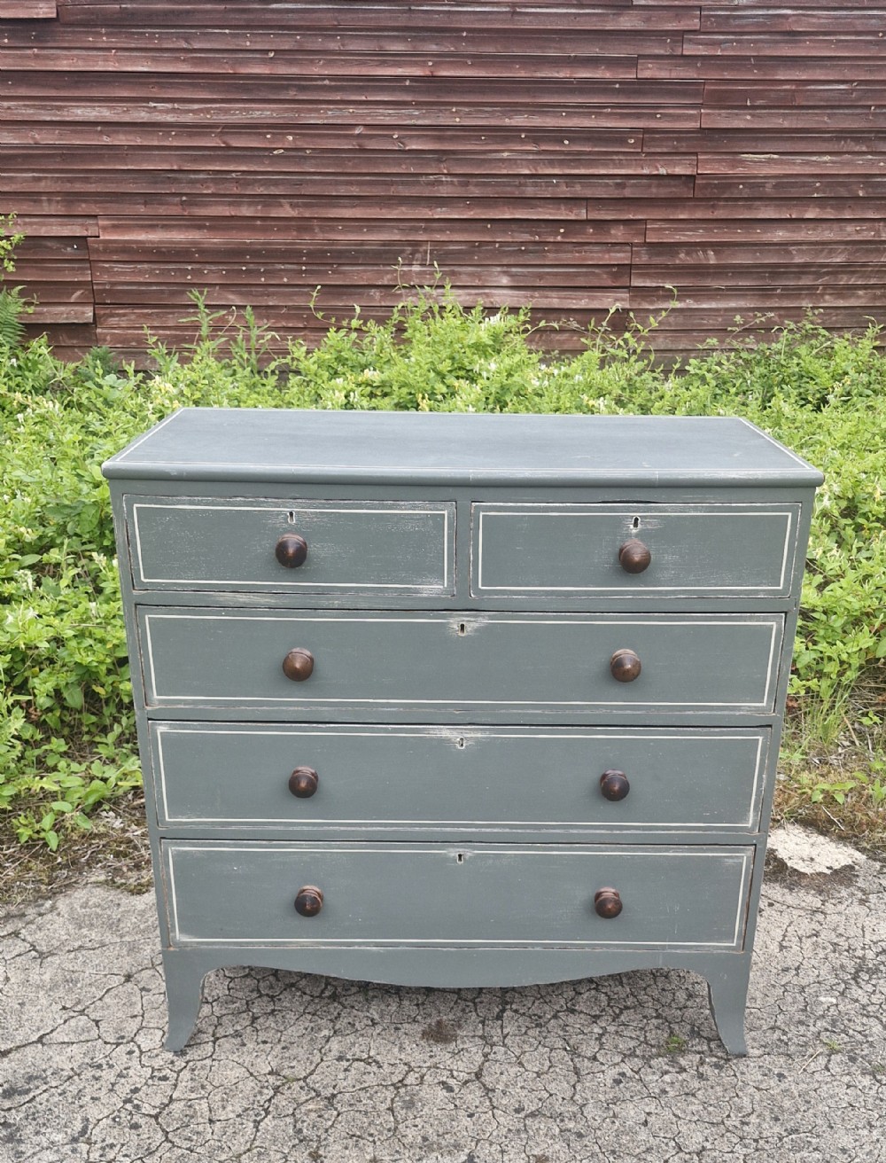 Regency painted chest of drawers. 