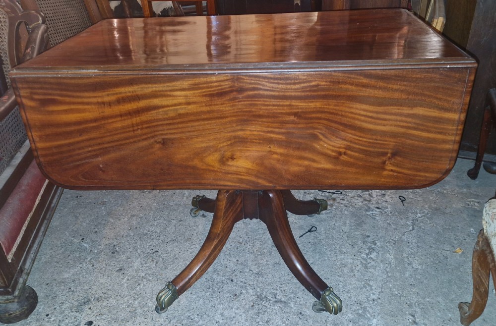 Regency mahogany pedestal breakfast table. View VII