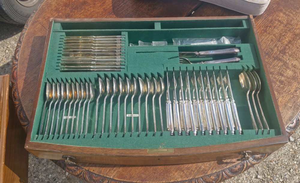 2 drawer 10 place settings canteen of cutlery by Garrards London. View XII