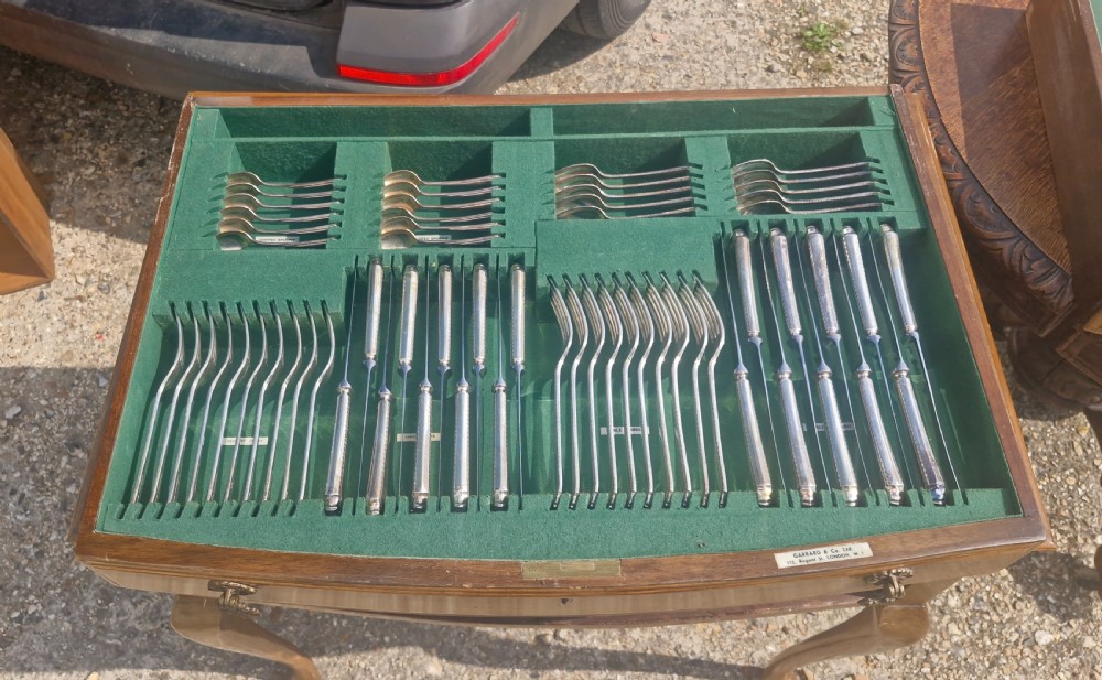 2 drawer 10 place settings canteen of cutlery by Garrards London. View XIII