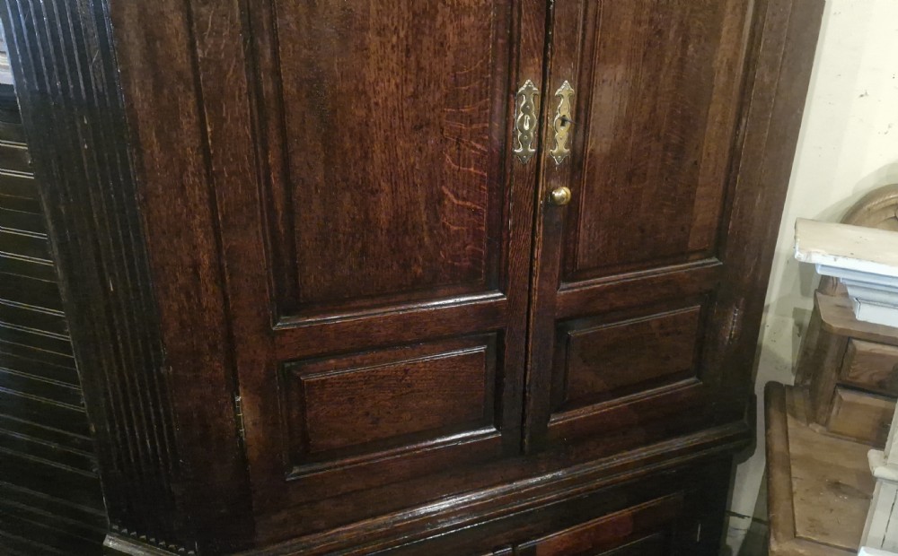 Georgian oak 2 part corner cupboard  View XII