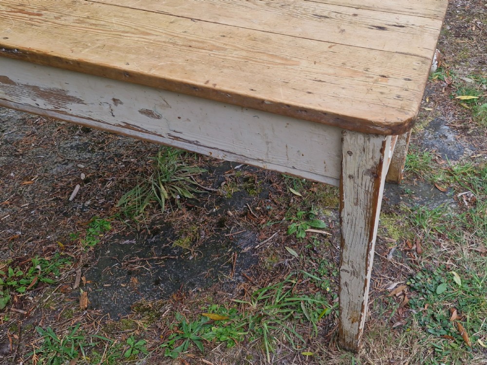 Late Victorian pine kitchen table with 2 drawers. View II