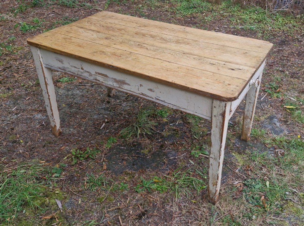 Late Victorian pine kitchen table with 2 drawers. View VIII