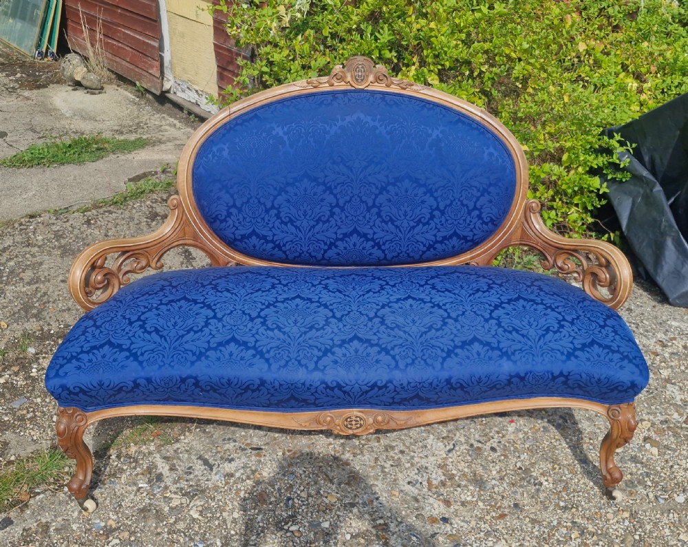 Pretty Victorian walnut window seat. View IV