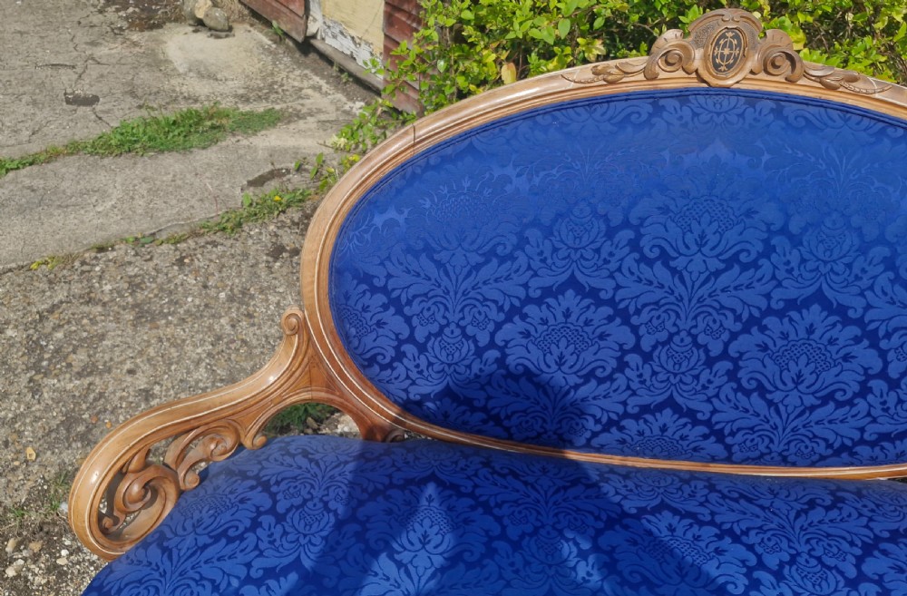 Pretty Victorian walnut window seat. View VIII