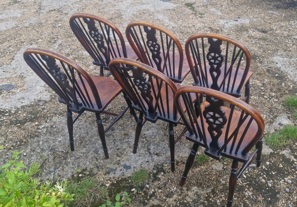 Lovely set of 6 Early Victorian Windsor wheel back farmhouse kitchen chairs. View II