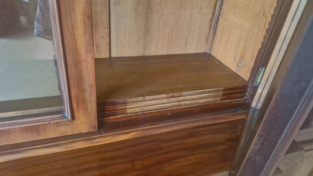 Large Mid 19th century mahogany breakfront library bookcase.  View VIII