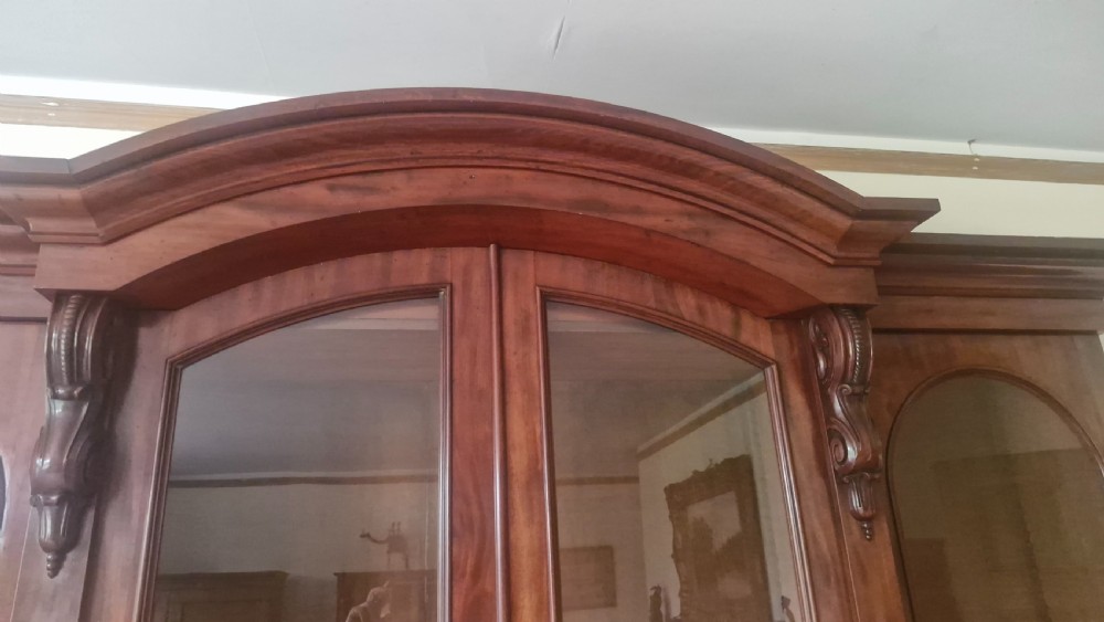 Large Mid 19th century mahogany breakfront library bookcase.  View IX