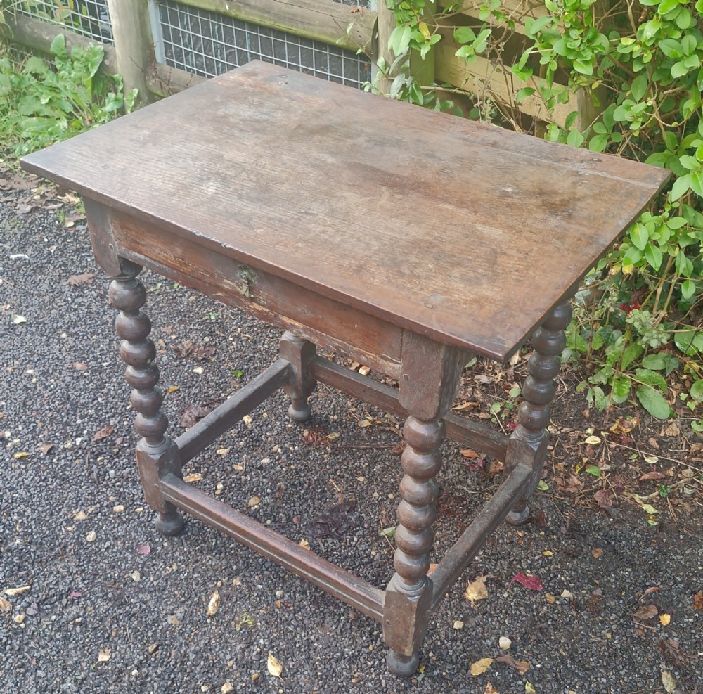 Georgian oak bobbin leg single drawer side table.