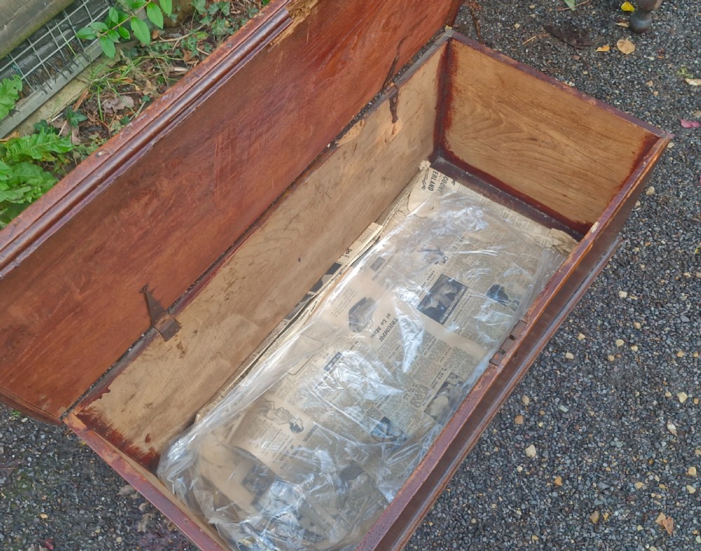 Early 19th elm blanket chest. View II